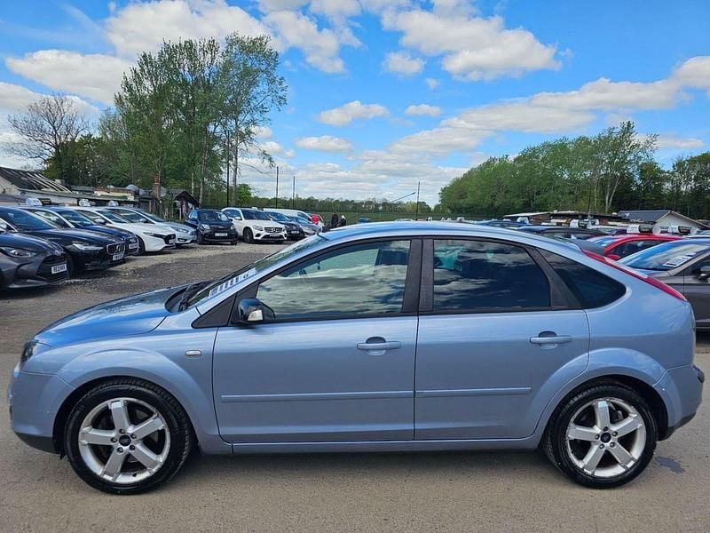 Used Ford Focus Titanium 145 HP (106 kW) 2007 Blue Hatchback