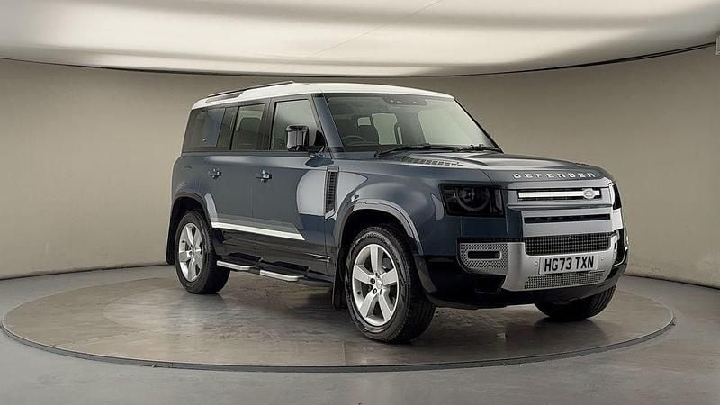 Used Land Rover Defender SE 250 HP (183 kW) 2023 Tasman blue SUV