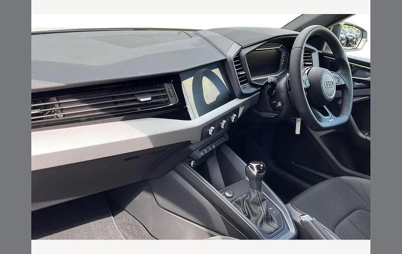 Used Audi A1 Black Edition 147 HP (108 kW) 2025 White SUV