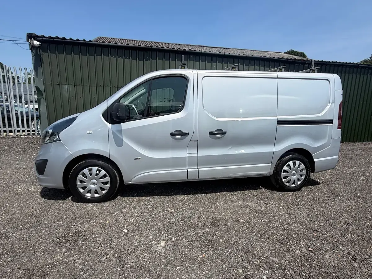 Used Vauxhall Vivaro Sportive 115 HP (84 kW) 2014 Grey MPV