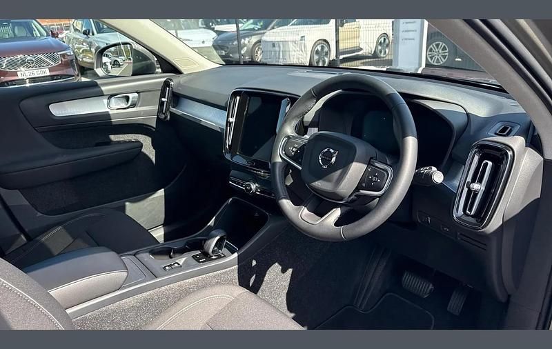 Used Volvo XC40 Momentum 161 HP (118 kW) 2022 Grey SUV