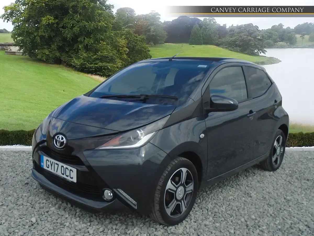 Used Toyota Aygo X-clusiv 69 HP (50 kW) 2017 Grey Hatchback