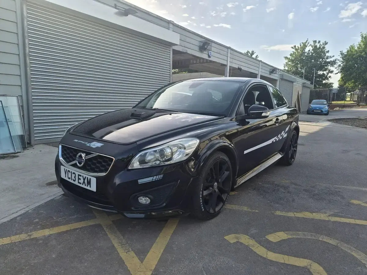 Used Volvo C30 R-Design 145 HP (106 kW) 2013 Black Hatchback