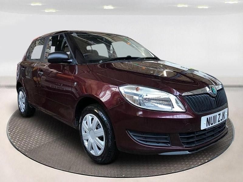 Maroon Used 2011 Skoda Fabia Hatchback | £2,490 (Good price) - Image 1/4