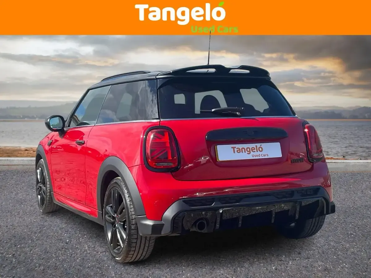 Used Mini Cooper Hatch 136 HP (100 kW) 2021 Red Hatchback