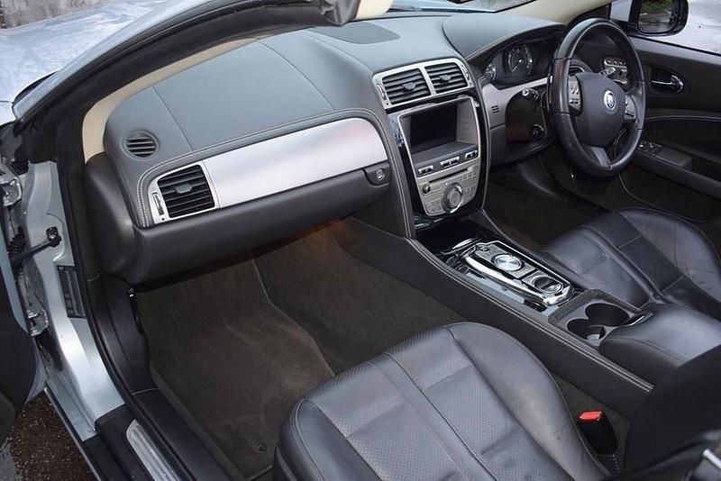 Used Jaguar XK 385 HP (283 kW) 2010 Silver Cabriolet