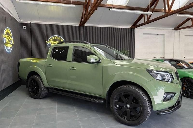 Used Nissan Navara Tekna 190 HP (139 kW) 2018 Green Pickup
