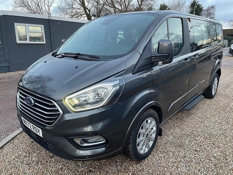 Used Ford Tourneo Titanium 130 HP (95 kW) 2022 Grey MPV