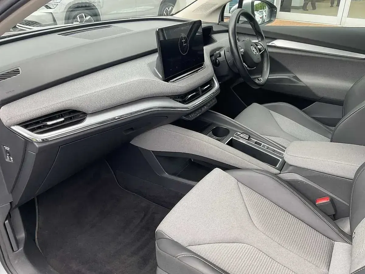 Used Skoda Enyaq iV Loft 131 kW (179 HP) 2021 Brilliant silver metallic SUV