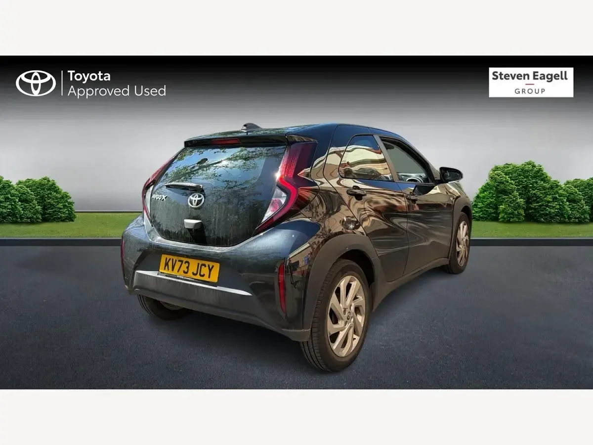 Usado Toyota Aygo X PURE 72 HP (52 kW) 2023 Preto SUV