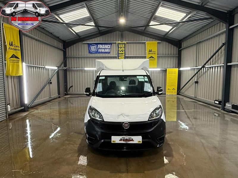 Used Fiat Doblò 105 HP (77 kW) 2021 White MPV