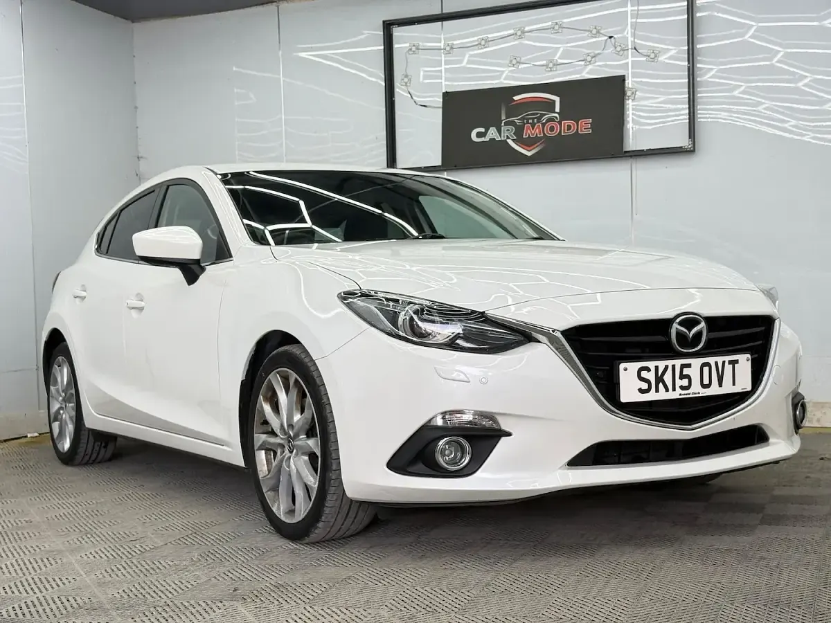 Used Mazda 3 Inclusive 165 HP (121 kW) 2015 White Hatchback