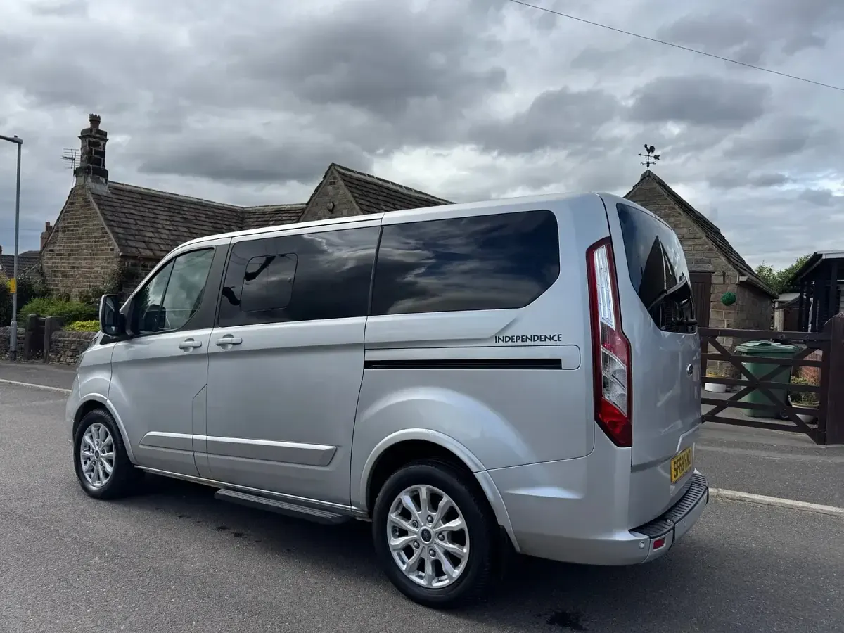 Used Ford Tourneo Custom 2018 Silver Van