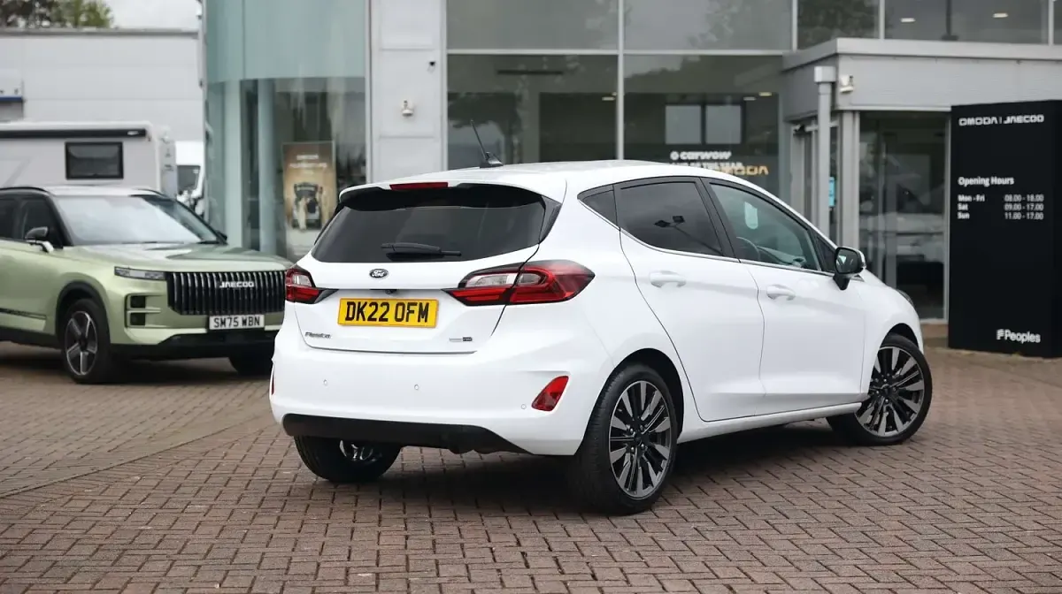 Used Ford Fiesta Titanium 155 HP (114 kW) 2022 White Hatchback