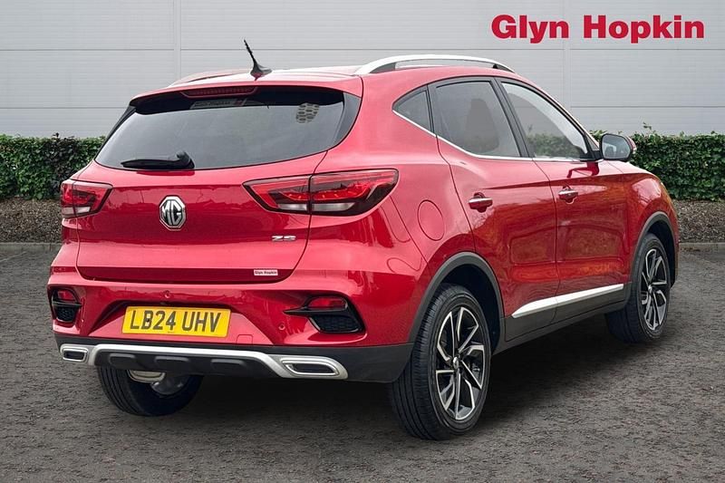 Used MG ZS Exclusive 2024 Red Hatchback