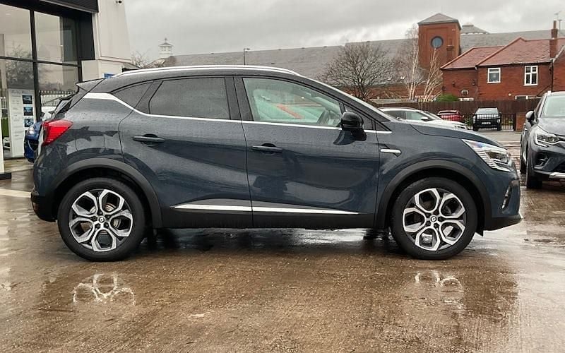 Used Renault Captur Techno 91 HP (66 kW) 2024 SUV