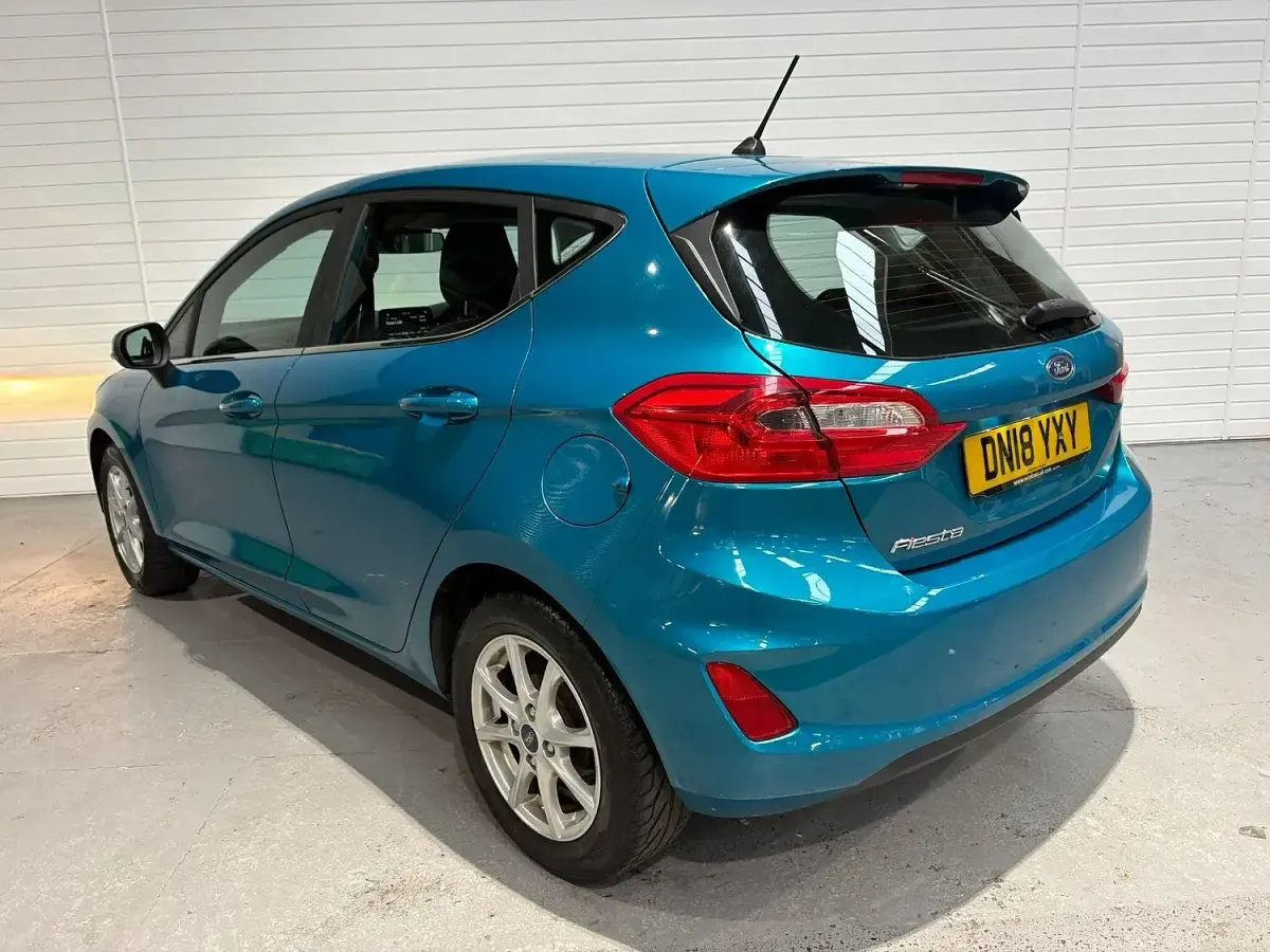 Used Ford Fiesta Zetec 100 HP (73 kW) 2018 Blue Hatchback