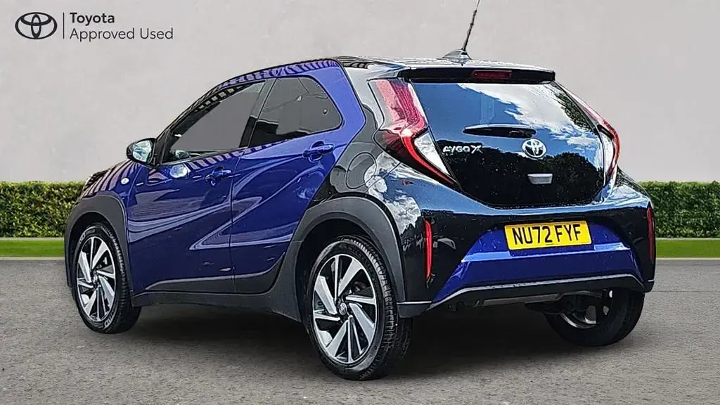 Used Toyota Aygo X 72 HP (52 kW) 2022 Juniper blue SUV
