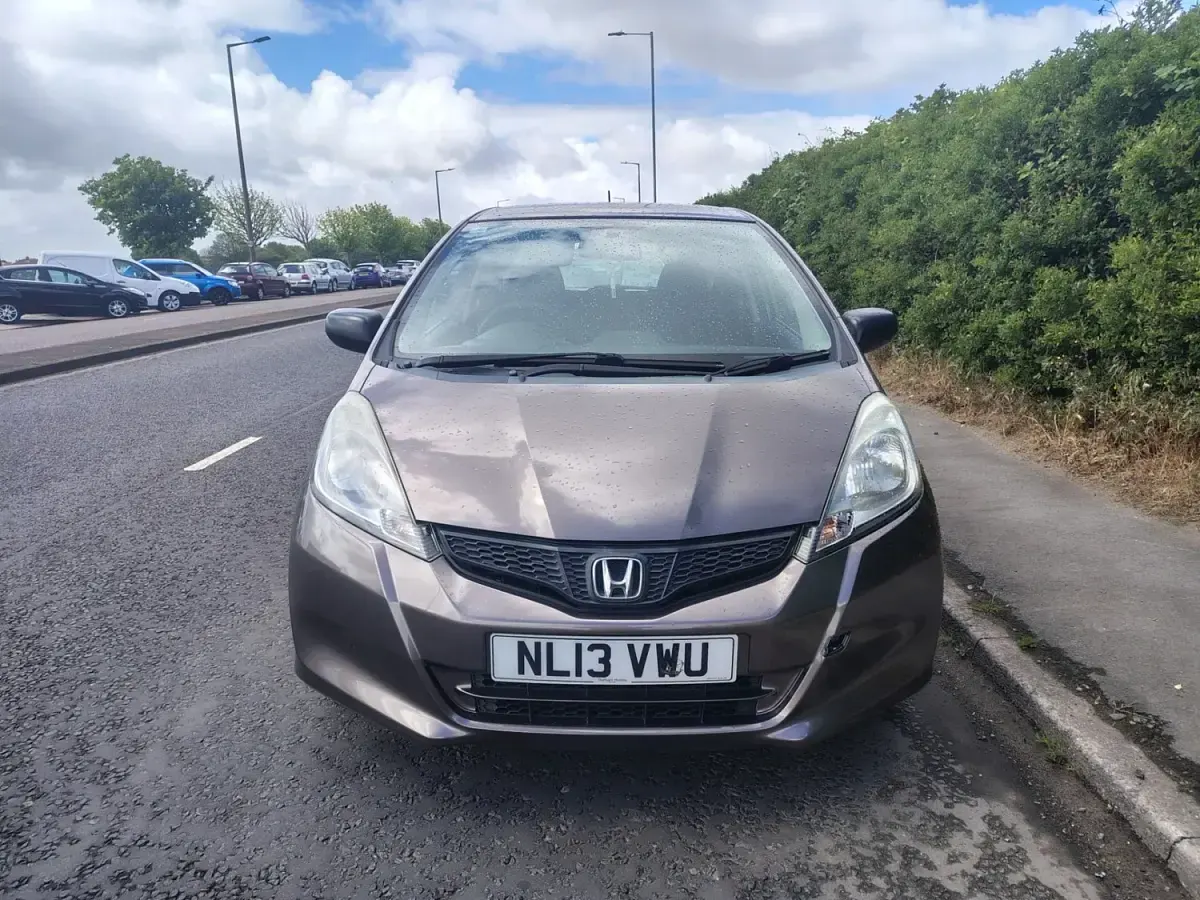 Used Honda Jazz S 90 HP (66 kW) 2013 Brown Hatchback