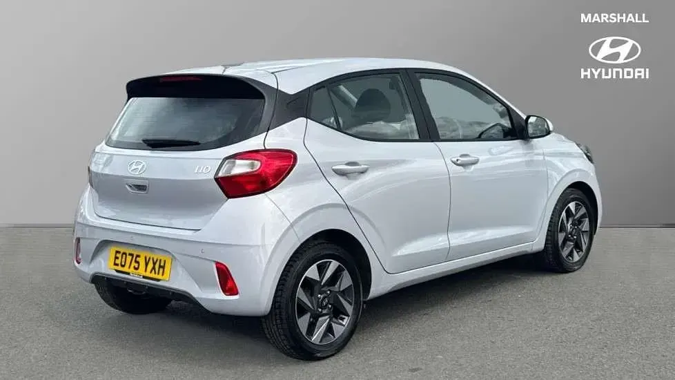 Gebraucht Hyundai i10 Advanced 63 PS (46 kW) 2025 Grau Kleinwagen