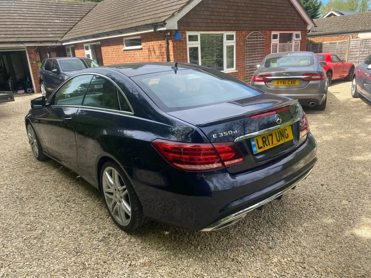 Begagnad Mercedes E350 AMG line 258 HK (189 kW) 2017 Blå Sportkupé