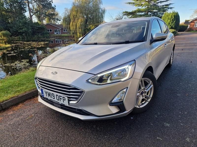 Used Ford Focus Zetec 120 HP (88 kW) 2019 Silver Hatchback