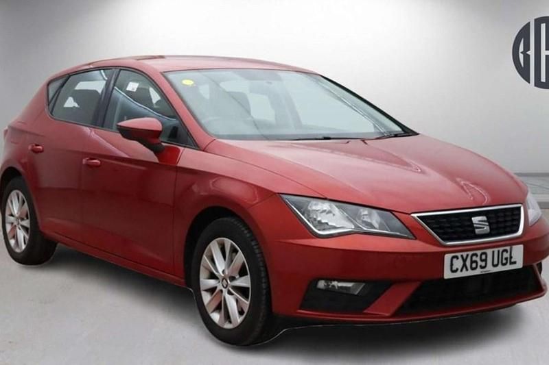 Used Seat Leon SE 130 HP (95 kW) 2019 Red Hatchback