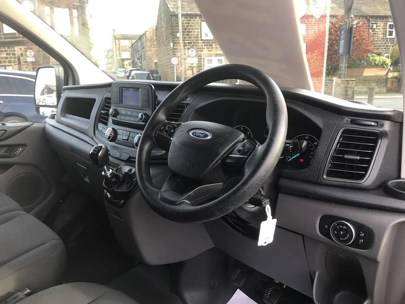 Used Ford Transit Custom 105 HP (77 kW) 2023 White Van