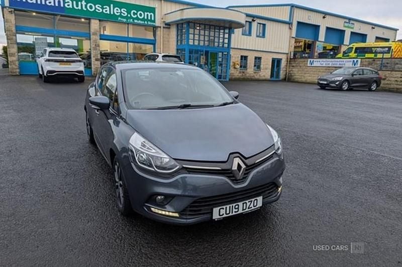 Used Renault Clio V Play 90 HP (66 kW) 2025 Grey Hatchback