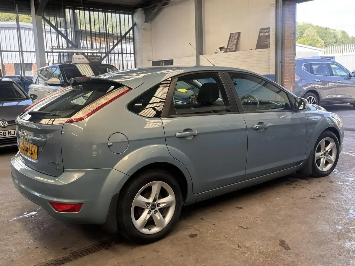 Used Ford Focus Zetec 2008 Blue Hatchback