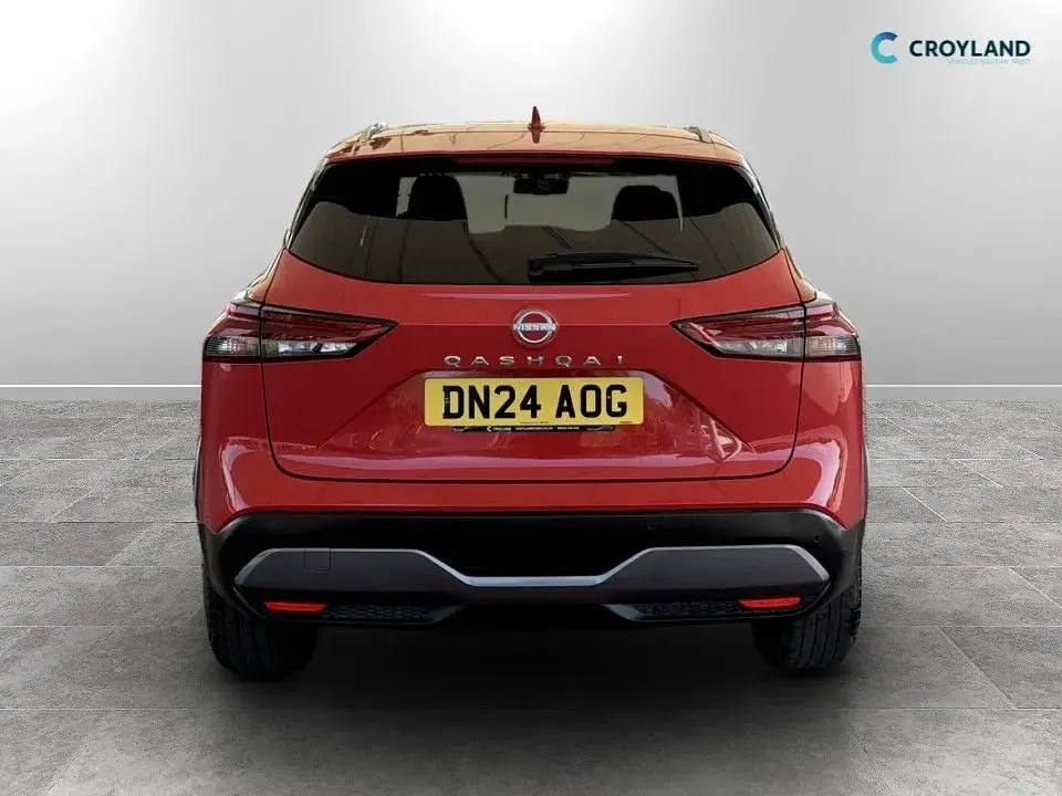 Used Nissan Qashqai N-Connecta 140 HP (102 kW) 2024 Red SUV