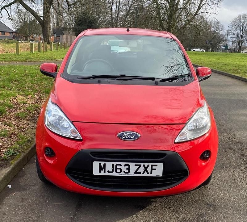 Used Ford Ka 69 HP (50 kW) 2013 Red Hatchback