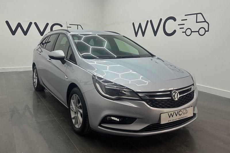 Used Vauxhall Astra Design Edition 136 HP (100 kW) 2019 Grey Estate