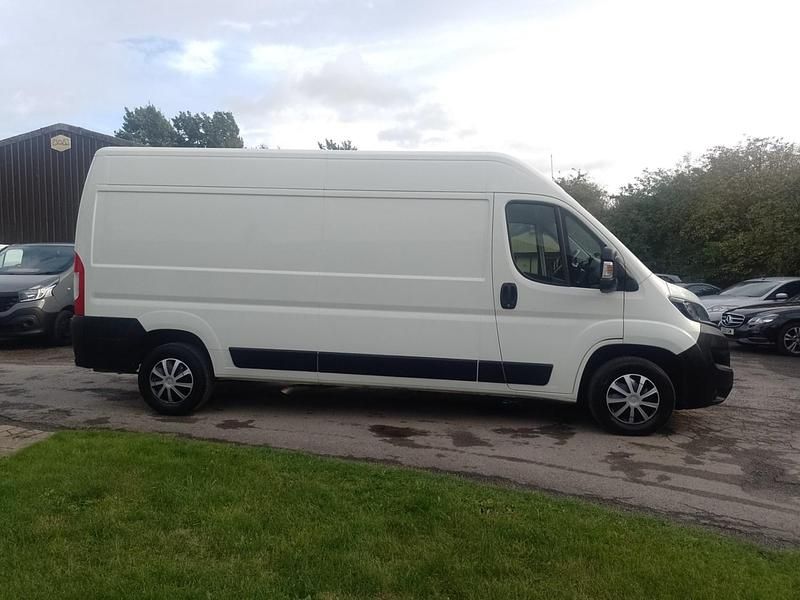White Used 2015 Peugeot Boxer Van | £6,695 (Good price) - Image 1/4