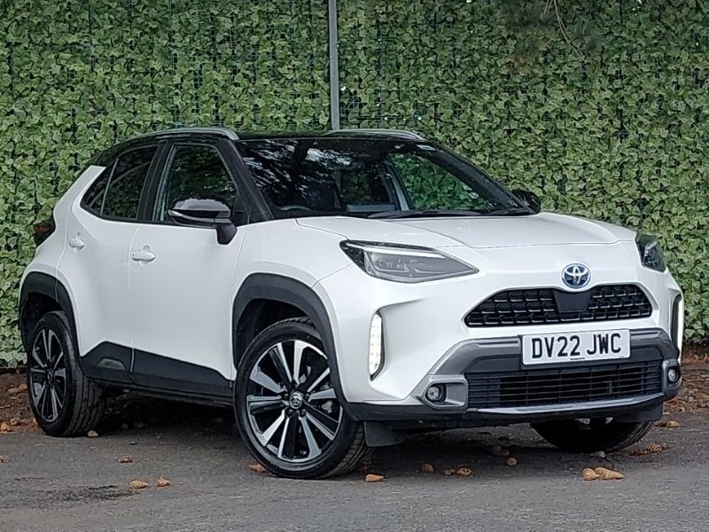 White Used 2022 Toyota Yaris Hybrid Edition Estate | £21,998 (A bit pricey) - Image 1/4