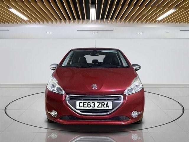 Used Peugeot 208 Allure 70 HP (51 kW) 2013 Red Hatchback