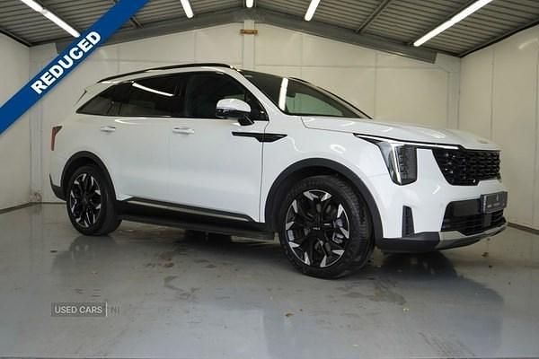 White Used 2025 Kia Sorento 4 SUV | £45,495 (Fair price) - Image 1/4