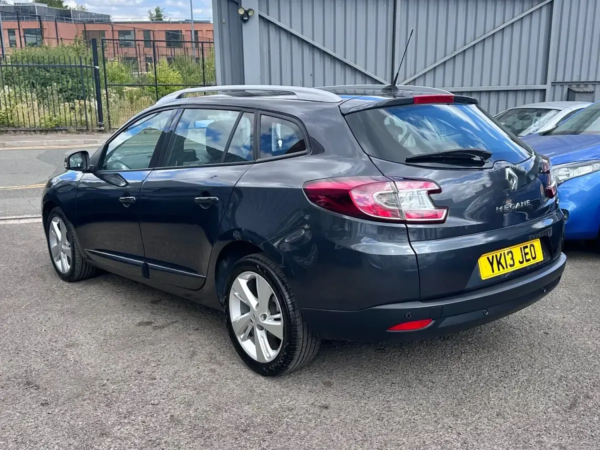 Used Renault Mégane GrandTour Dynamique 130 HP (95 kW) 2013 Grey Estate