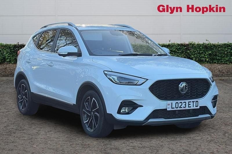 Used MG ZS Exclusive 111 HP (81 kW) 2023 White Hatchback