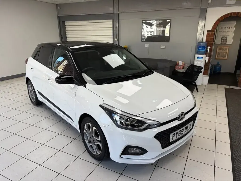 Używany Hyundai i20 84 KM (61 kW) 2020 Biały Hatchback