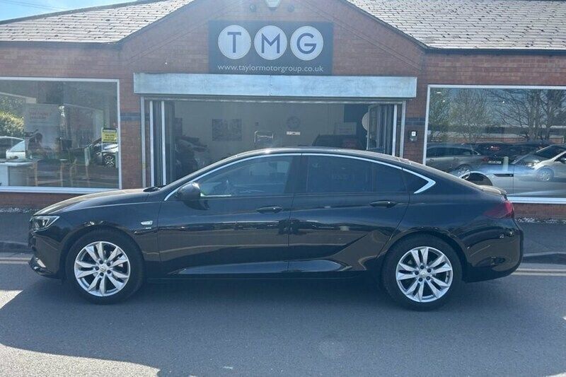 Used 2017 Vauxhall Insignia Sport | £7,995 (Fair price) - Image 1/1