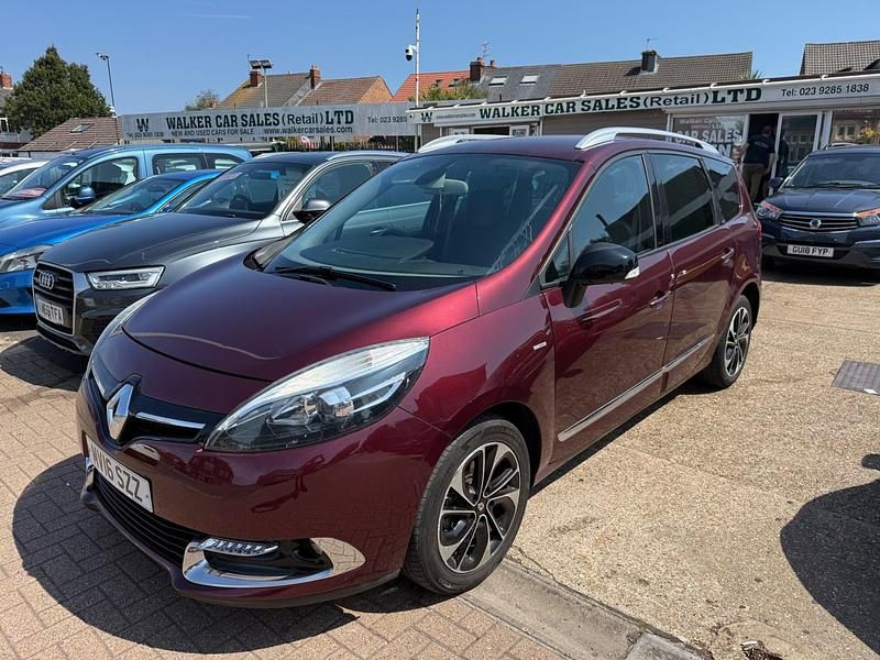 Red Used 2016 Renault Grand Scénic IV Bose Edition MPV | £7,495 (Good price) - Image 1/4