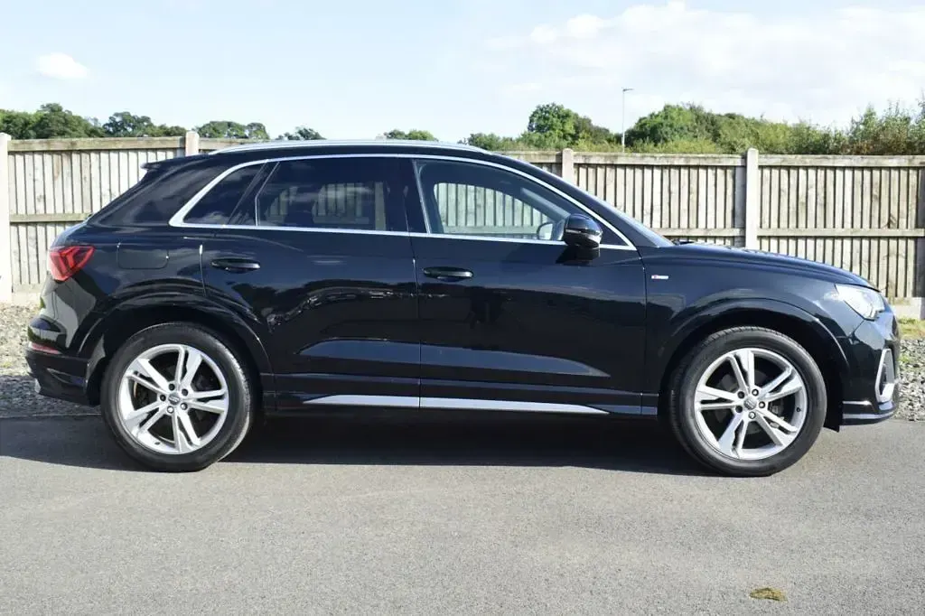 Used Audi Q3 S-Line 150 HP (110 kW) 2019 Black SUV