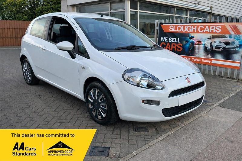 Used Fiat Punto Pop 69 HP (50 kW) 2013 White Hatchback