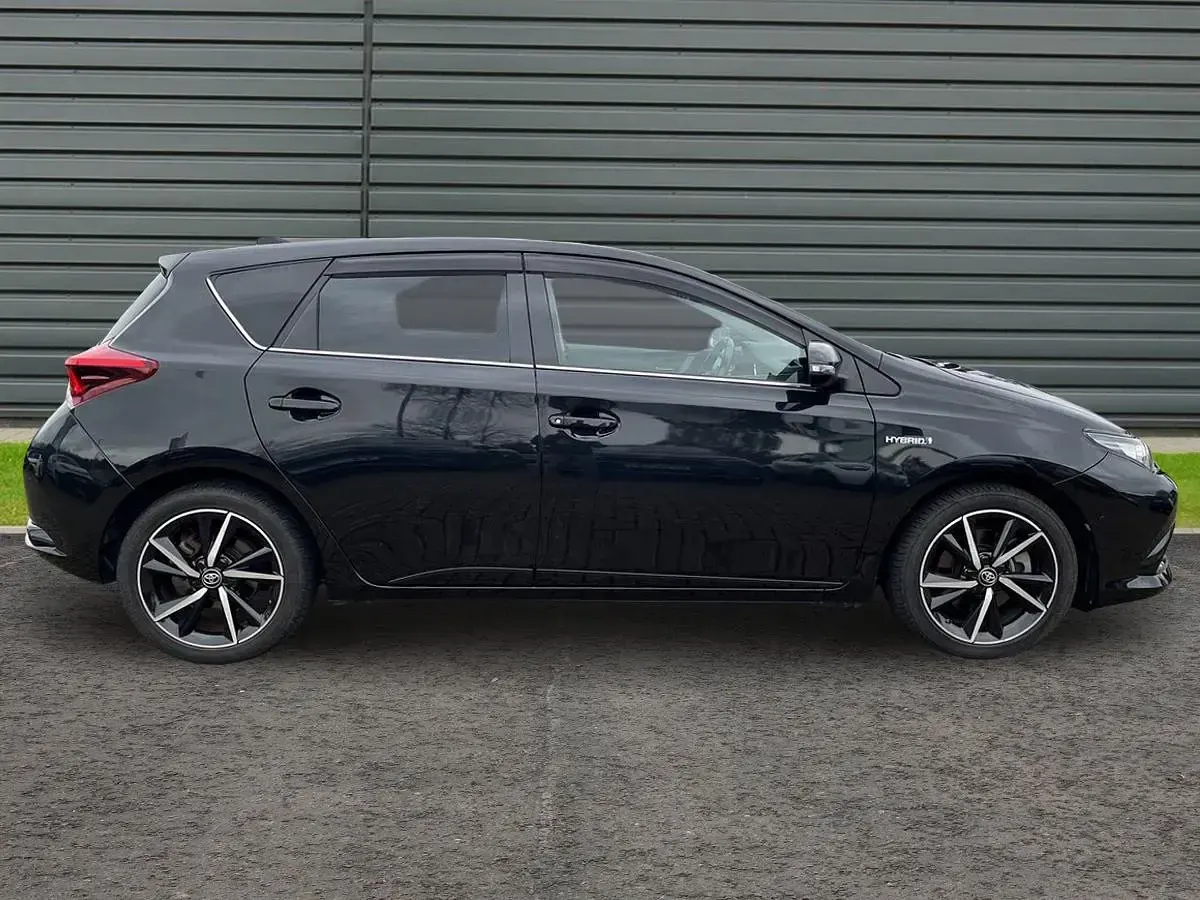 Used Toyota Auris Design 136 HP (100 kW) 2018 Black Hatchback