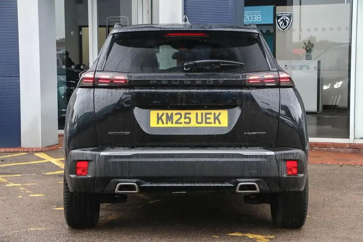 Używany Peugeot 2008 Allure 135 KM (99 kW) 2025 Czarny SUV