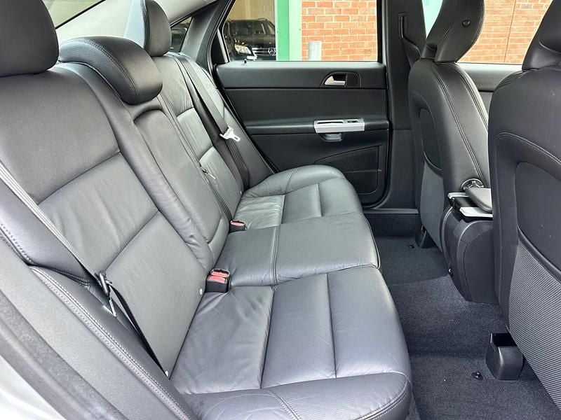 Used Volvo S40 SE Lux 145 HP (106 kW) 2012 Silver Sedan