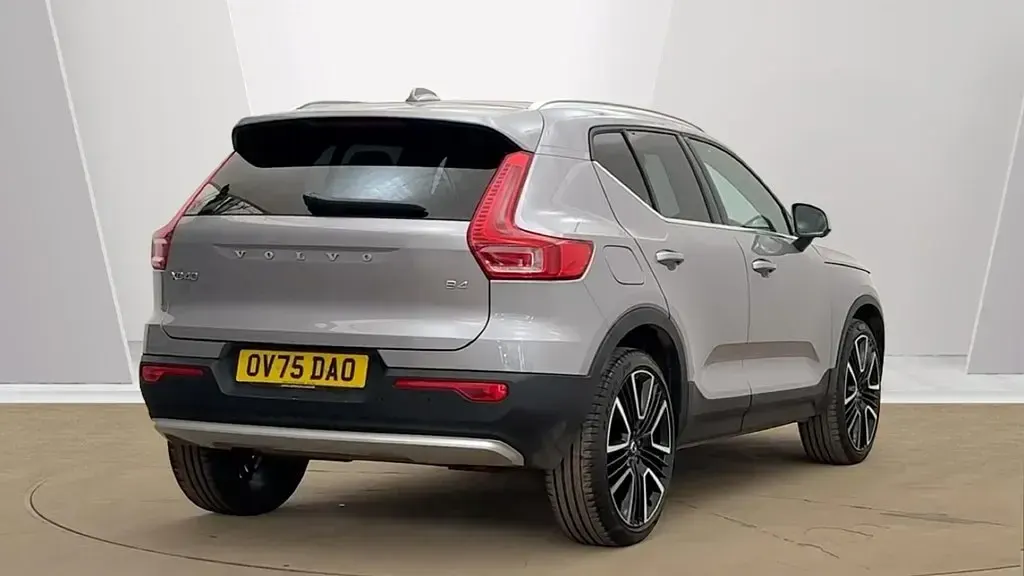Used Volvo XC40 Ultra 194 HP (142 kW) 2025 Silver SUV