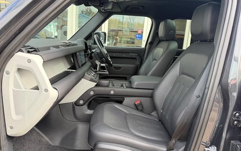 Used Land Rover Defender SE Dynamic 249 HP (183 kW) 2025 SUV