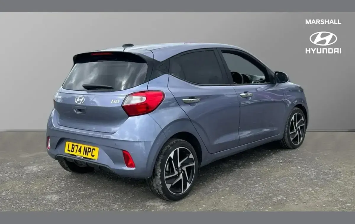 Used Hyundai i10 Premium 77 HP (56 kW) 2024 Blue Hatchback